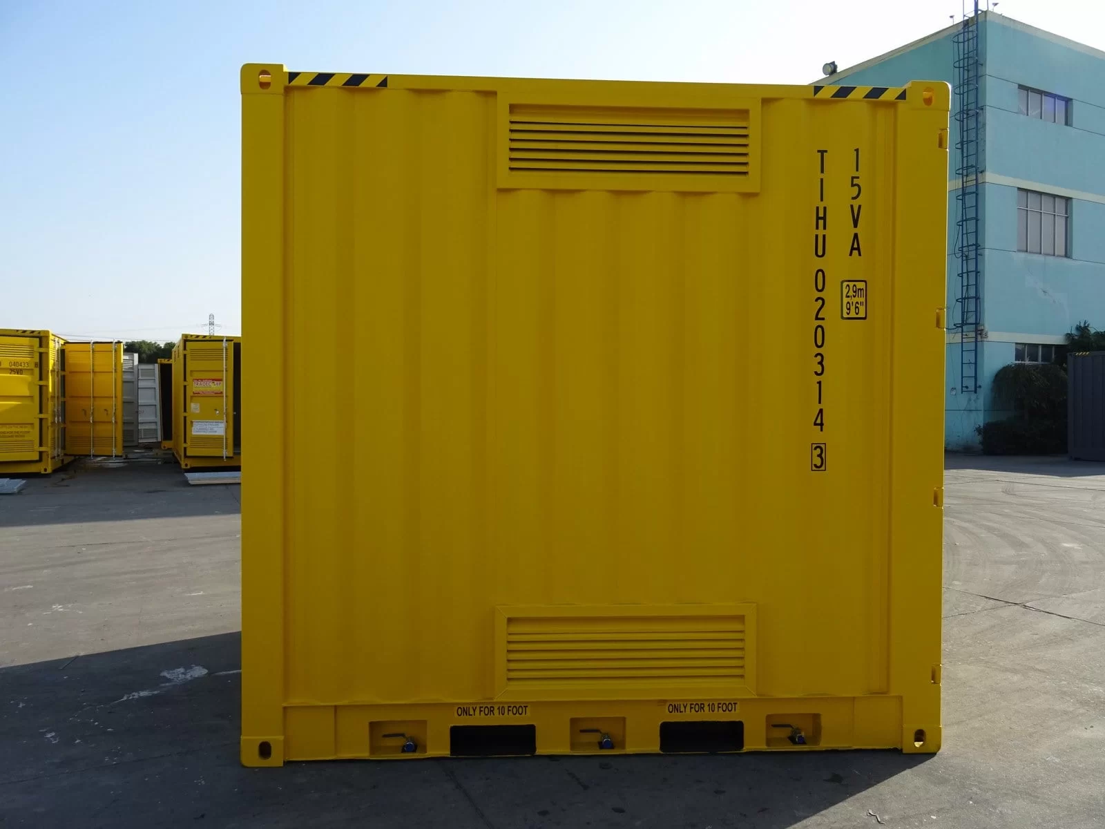 10HC-DG-Left-side-min.webp 10′ High Cube Gefahrgut-Versandcontainer – Image 1